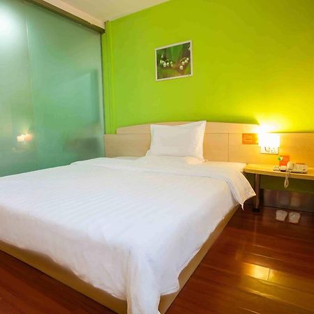 7Days Inn Lingshui Beidou Road Стая снимка